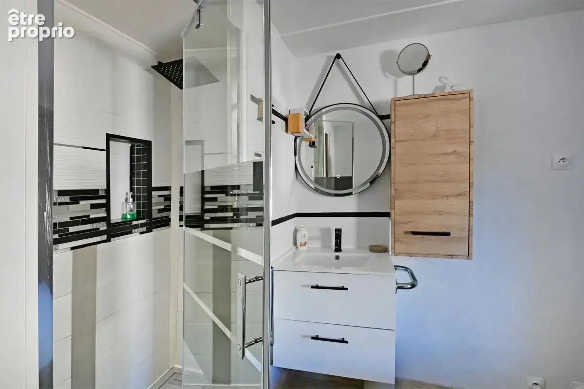 Maison de 5 pièces de 104 m² à Saint-Julien-les-Rosiers - photo 18
