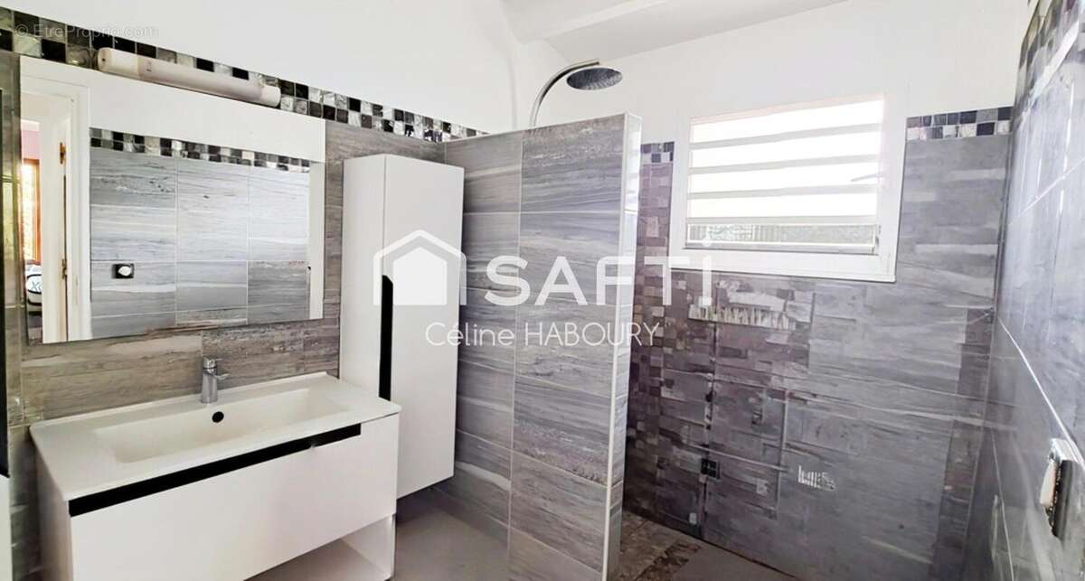 Maison 78 m² à Lamentin  - photo 4