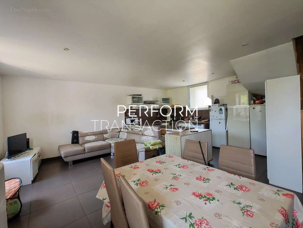 Maison à SAINT-CASSIEN