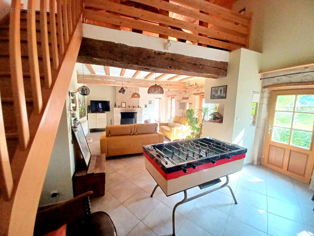 Tres belle longere en pierre - photo 12