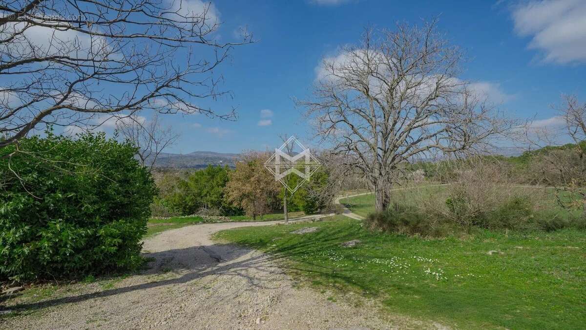 Maison à TOURRETTES