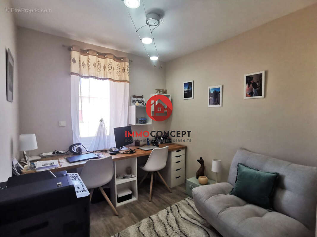 Maison 151 m² à Saint-Paul-Les-Fonts  - photo 9