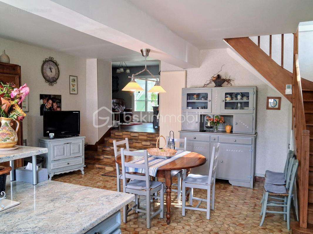 Exceptionnelle bastide du XVe siècle au cœur de la campagne tourangelle – Ancien logis seigneurial de l'Ardoise - photo 7