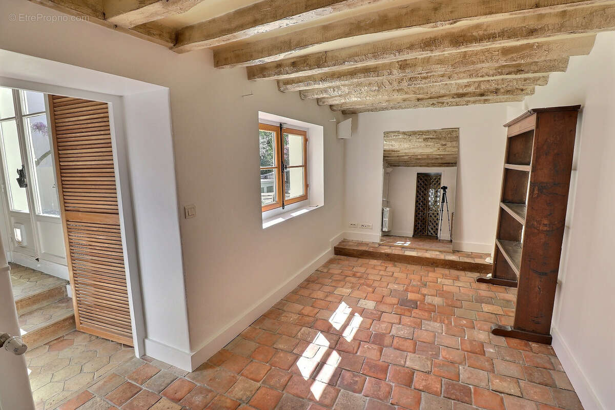 Maison à SAINT-NOM-LA-BRETECHE