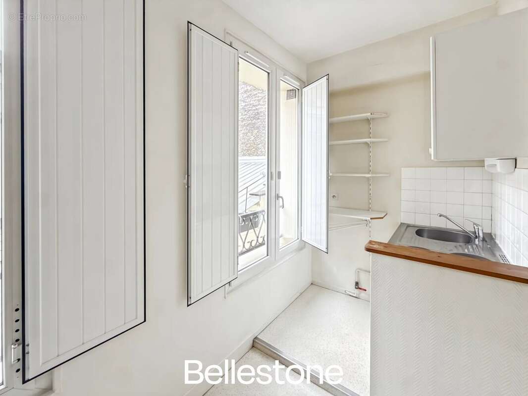 Appartement à PARIS-10E