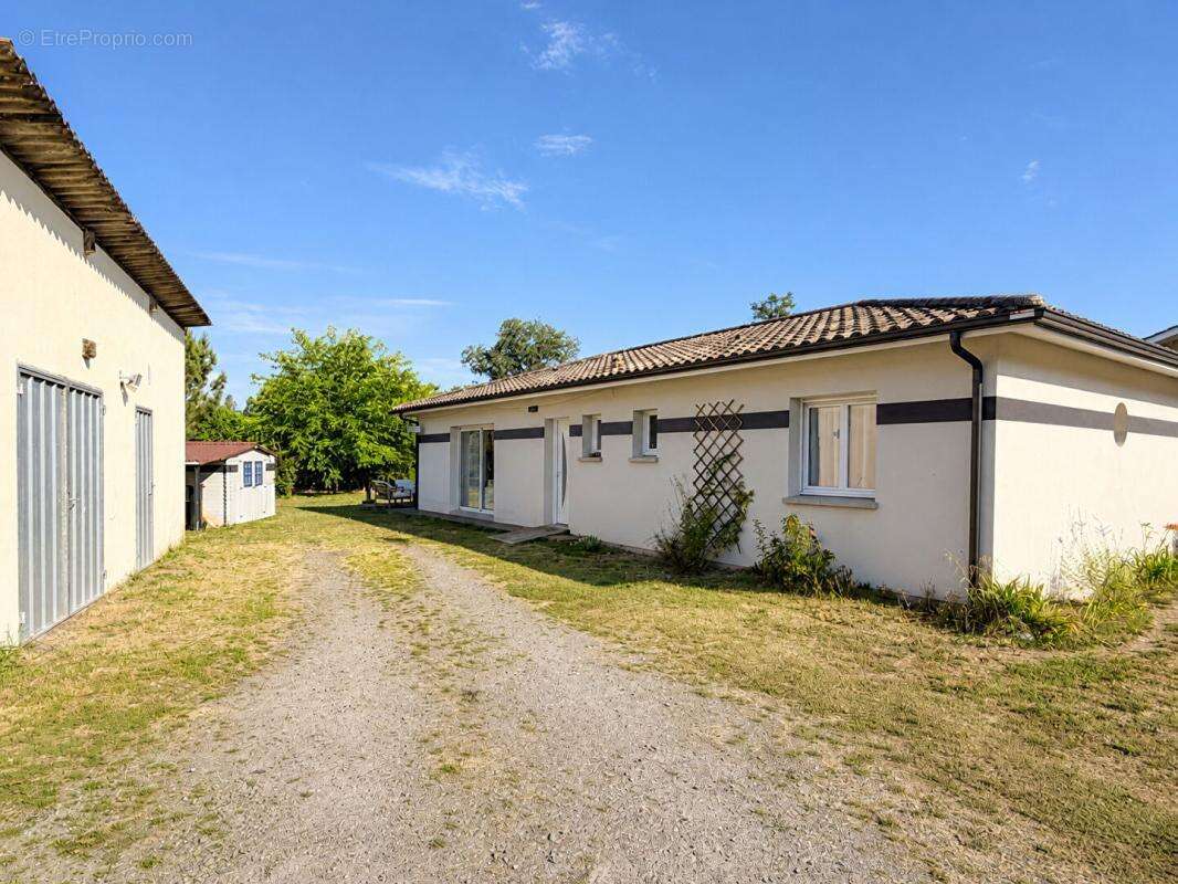 Maison à SALLES