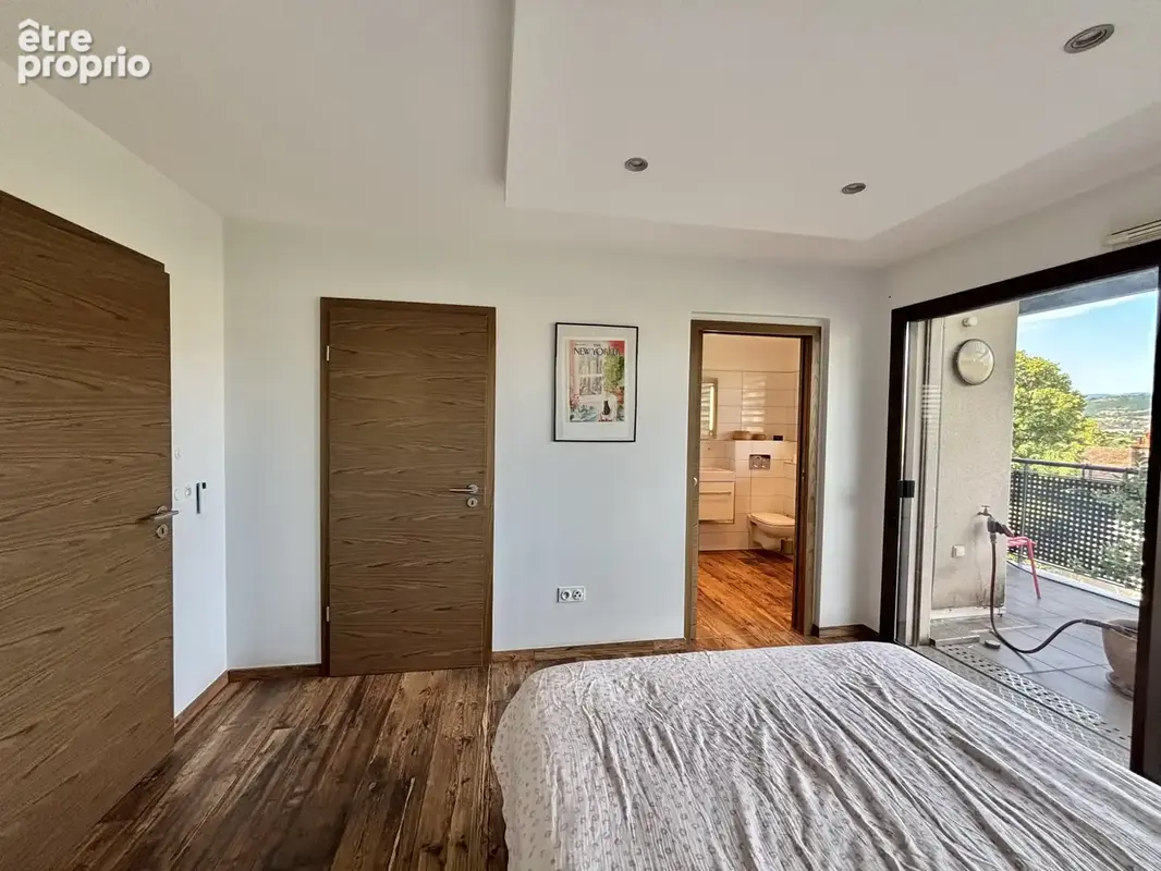Avenue maurice faure   t3 de standing 98 m2   terrasse -  vue crussol   double garage - photo 13