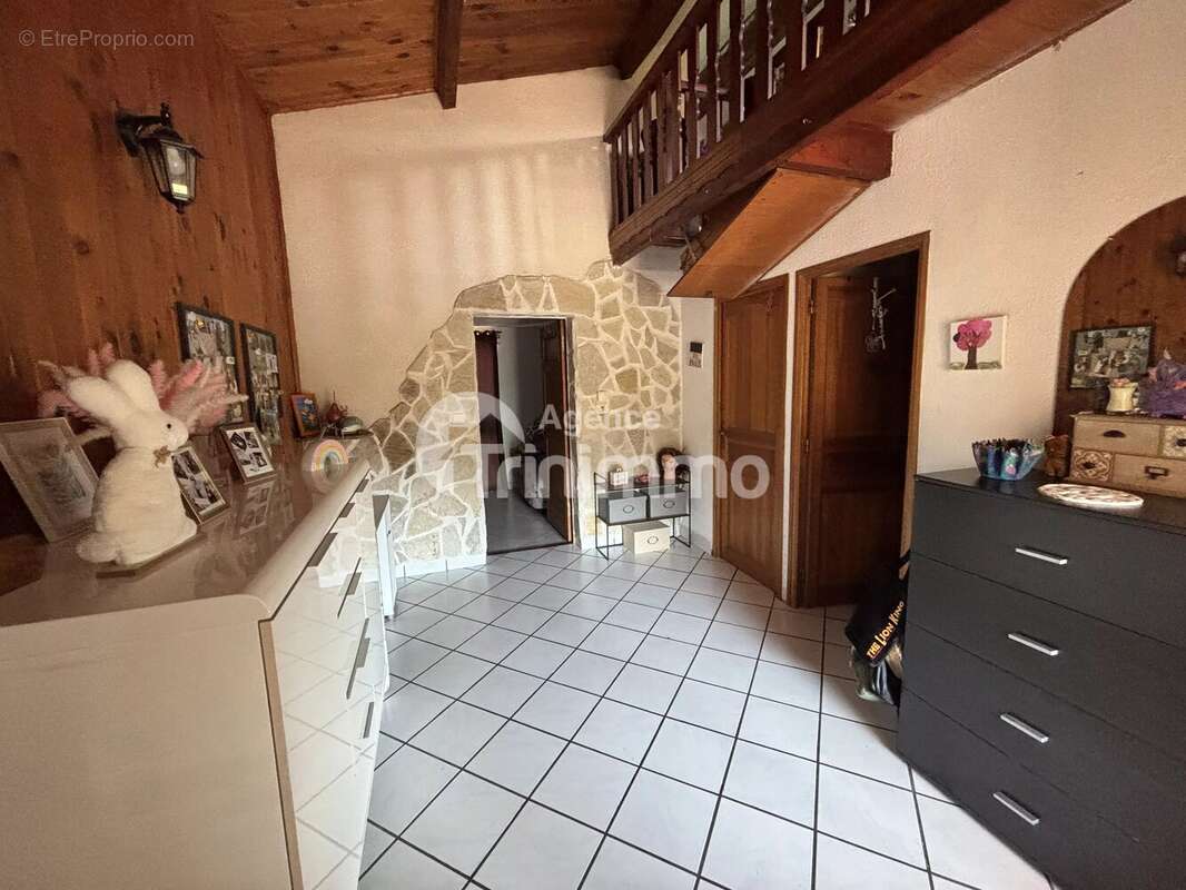 Maison à CONTES
