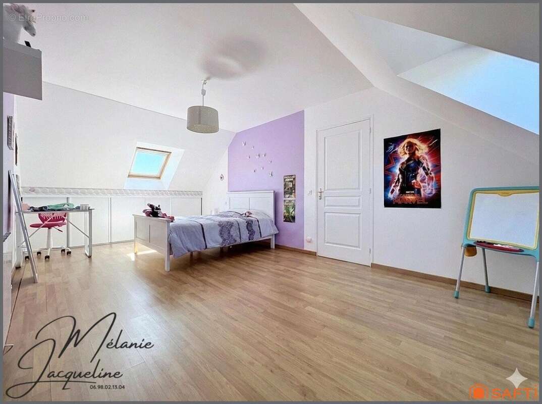 Maison 232 m² à Emieville  - photo 8