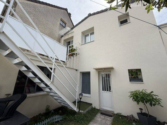 Maison à LA COURNEUVE