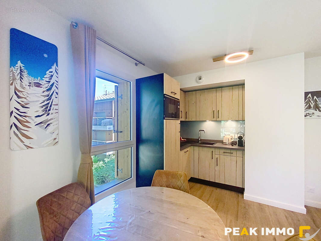 Samoëns   Appartement T2 de 44.76m2 récent avec grand balcon, vendu meublé - photo 2