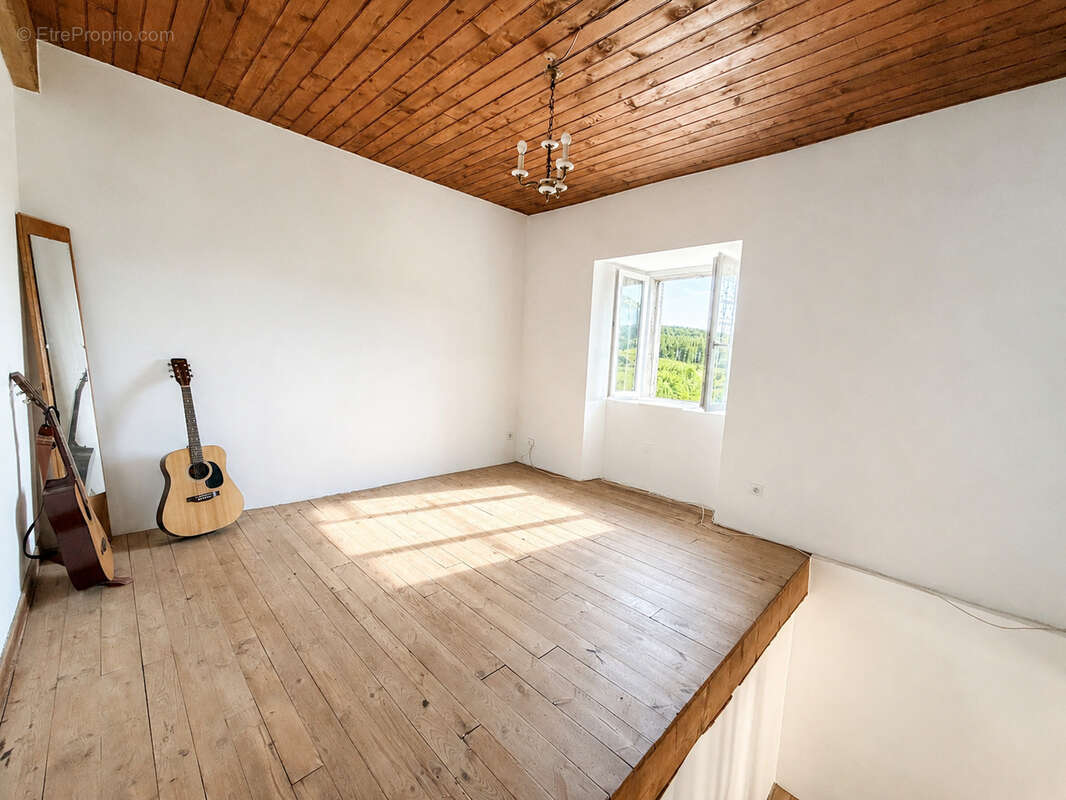 Maison de caractère avec potentiel - photo 11