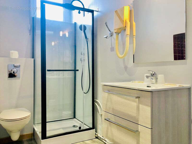 Commerce à BOURBON-L'ARCHAMBAULT