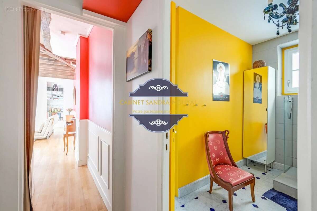 Appartement à PARIS-3E