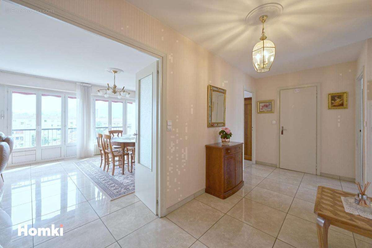 Appartement à ECHIROLLES