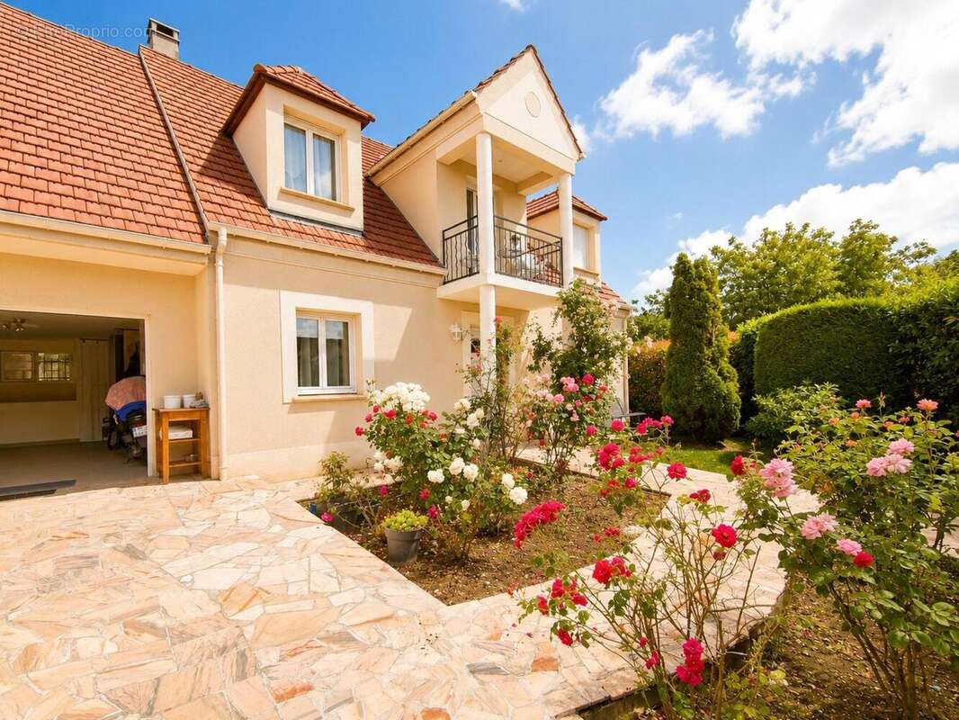 Maison 187 m² à Magny-Le-Hongre  - photo 2