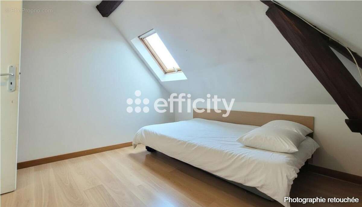 Maison 203 m² à Baule  - photo 8