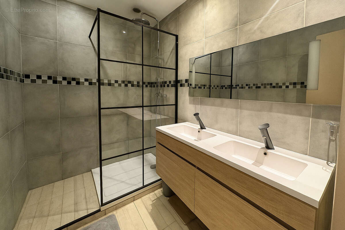 Appartement à CHATEAUNEUF-LES-MARTIGUES