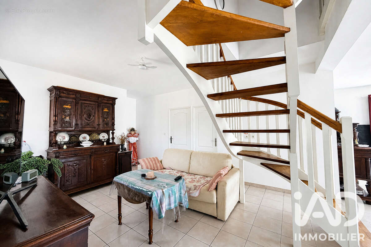 Maison 155 m² à Sainte-Marie  - photo 4