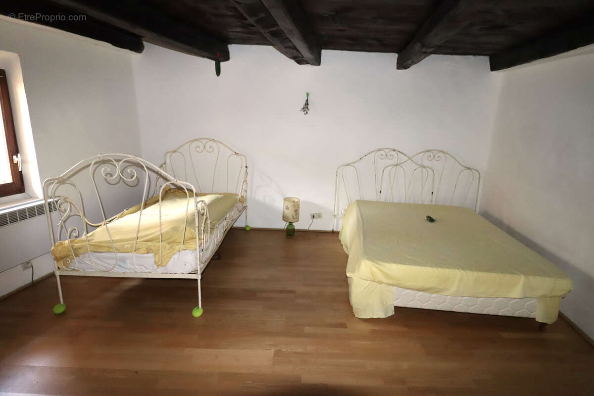 Maison à THORAME-BASSE