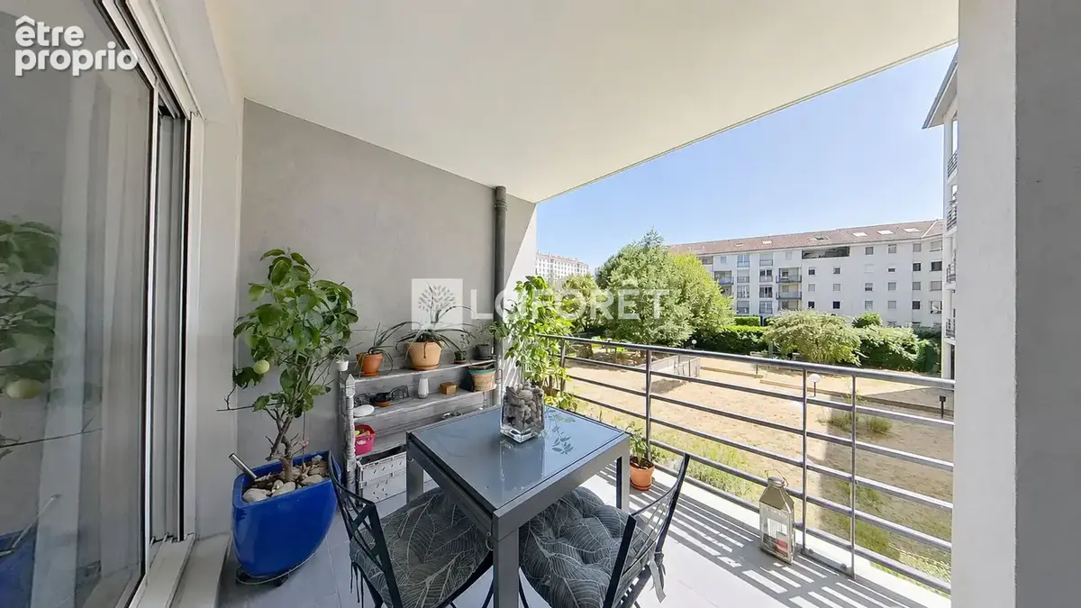 Appartement à LYON-8E