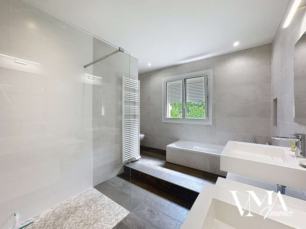 Maison à SAINT-CYR-AU-MONT-D'OR