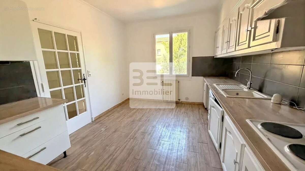 Maison à MORIERES-LES-AVIGNON