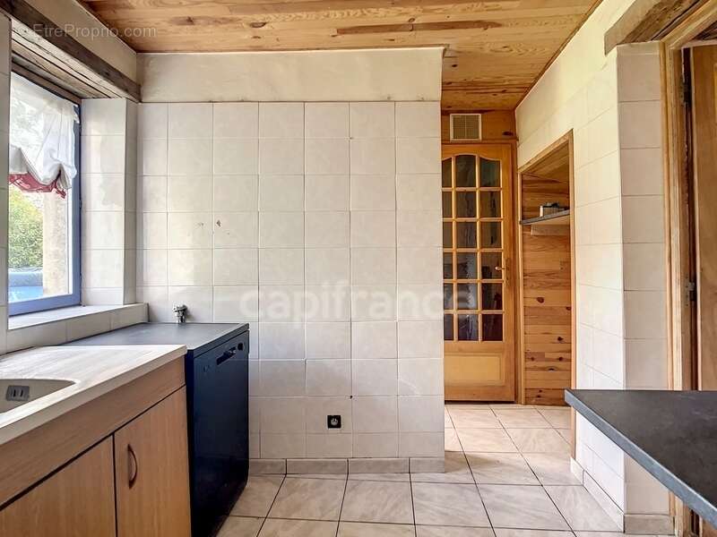 Dpt Drôme (26), à vendre proche de LA TOUCHE maison en pierre P5 mitoyenne, d'environ 110 m² habitables avec cour - photo 15