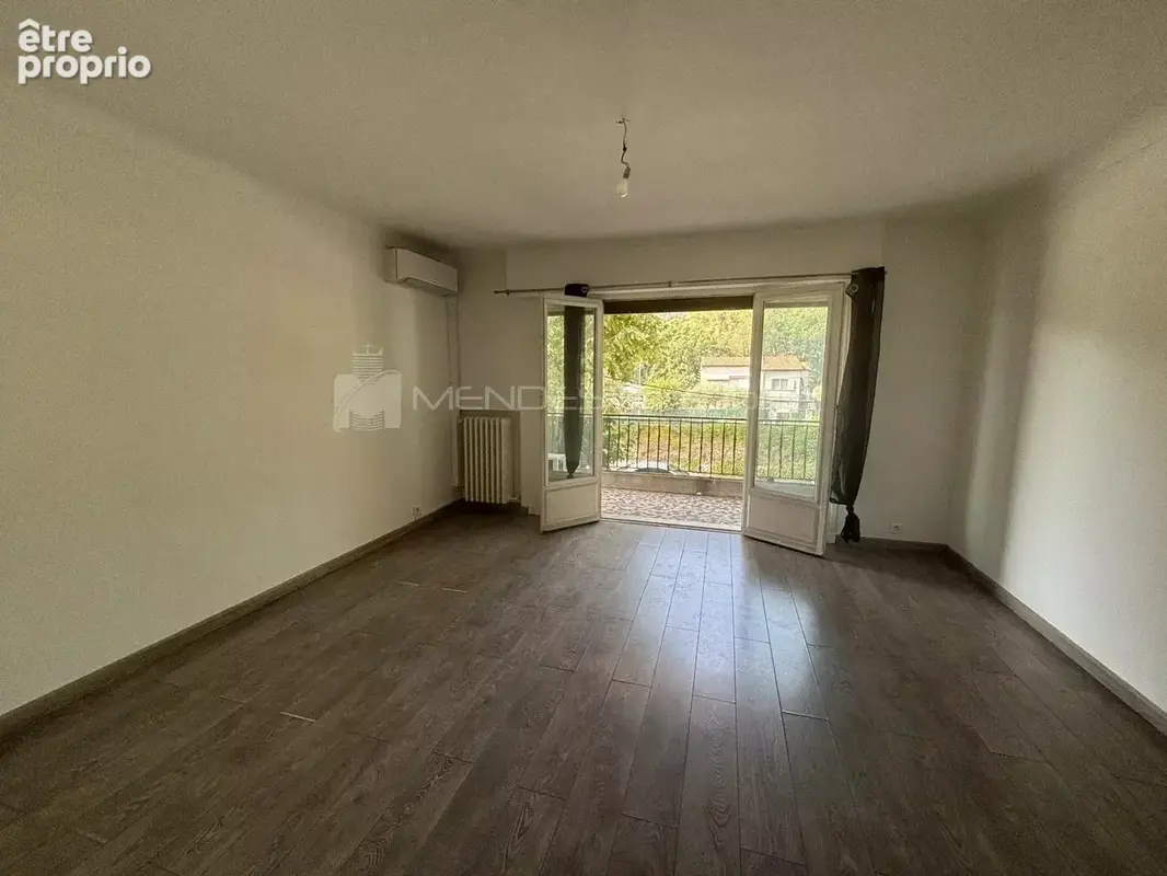 À vendre appartement trois pièces à contes - photo 3