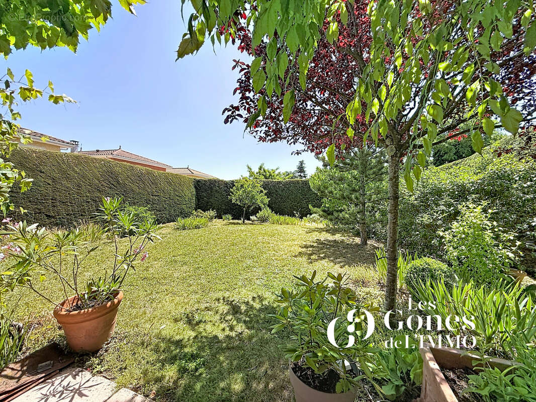 Maison 140 m2 Saint-Genis-les-Ollières   5 chambres   terrain 750 m2   garage   calme   centre - photo 14