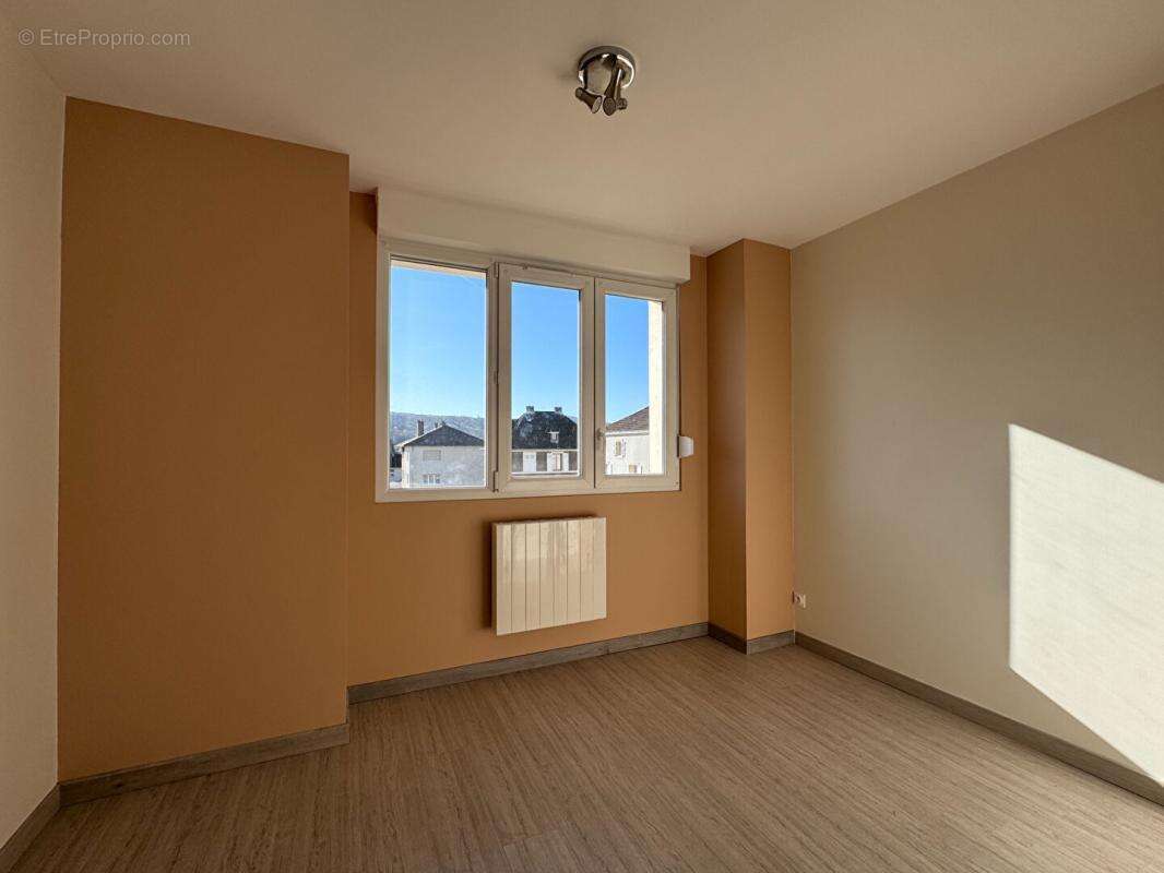 Appartement à ARS-SUR-MOSELLE