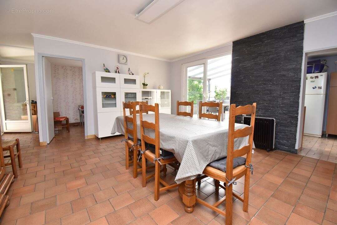 Maison à FONTAINE-AU-PIRE