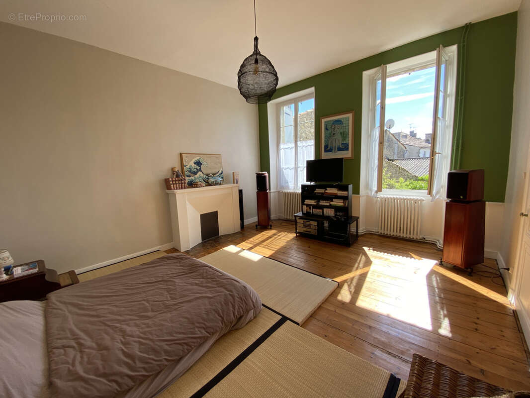 Maison à CHATEAUNEUF-SUR-CHARENTE