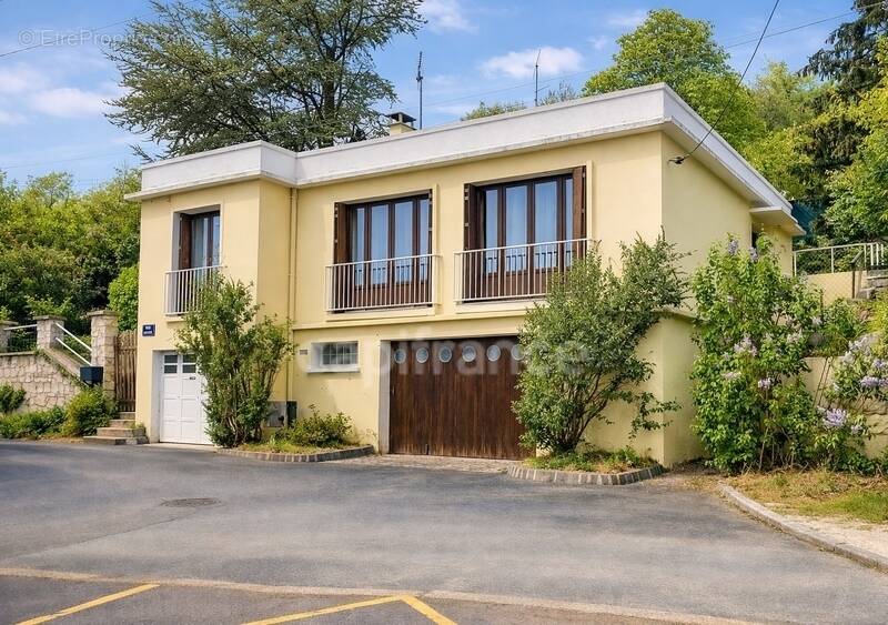 Maison à BENNECOURT