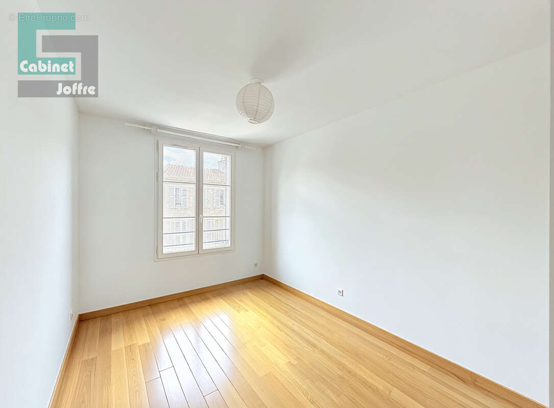 Appartement 3 pièces - 67,45 m2 - Ascenseur / Balcon / Garage - photo 4