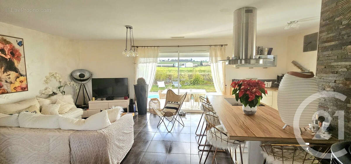 Maison à SALLES-SUR-L'HERS