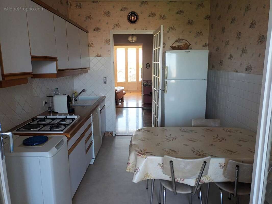 Appartement 86 m² à Montceau-Les-Mines  - photo 7