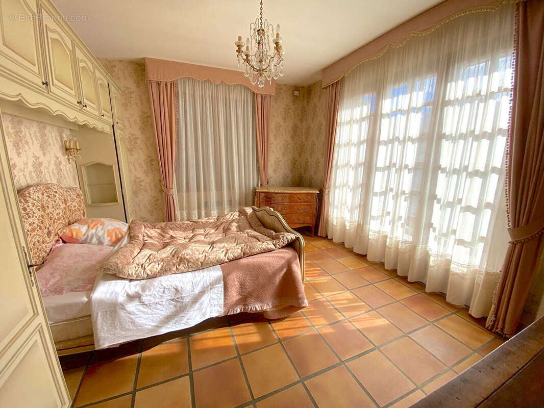 Maison avec garage et grand jardin à vendre à Gujan-Mestras - photo 10