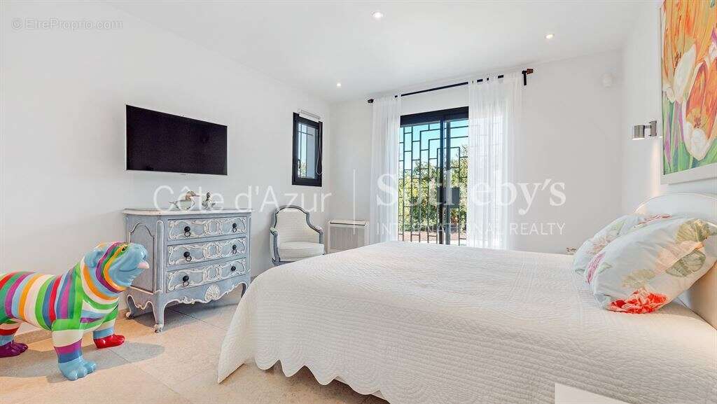 Grimaud Maison contemporaine avec piscine et vue mer - Domaine de Beauvallon - photo 12