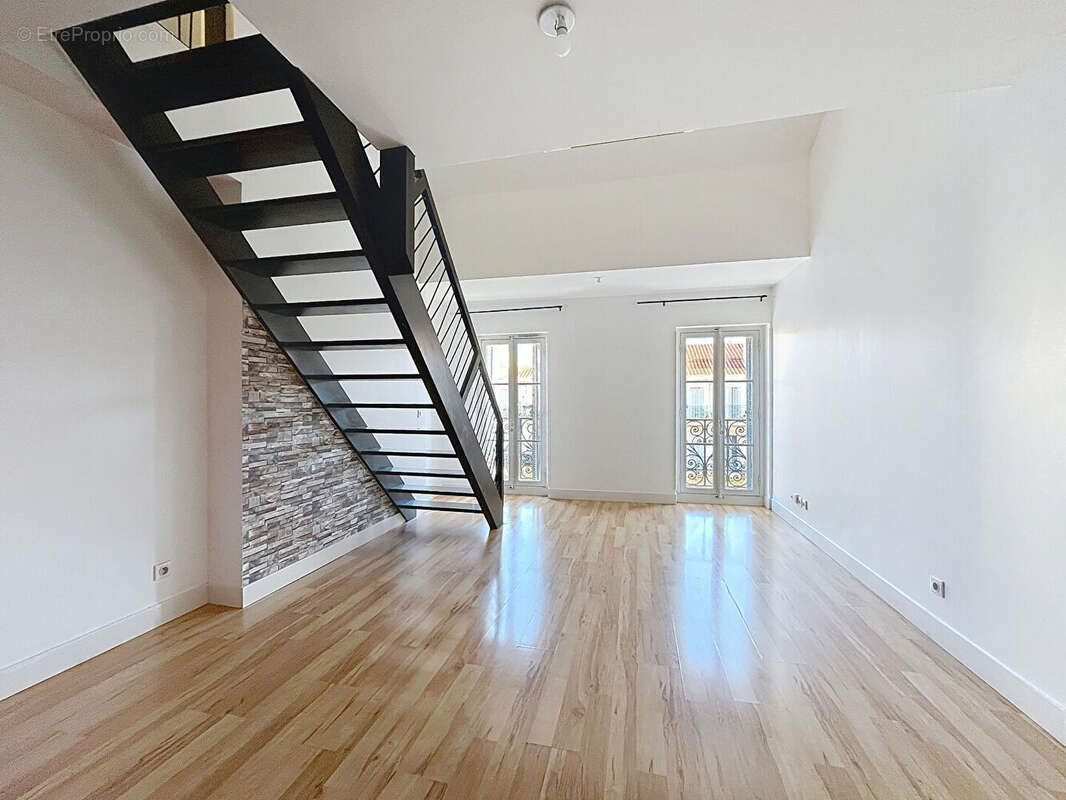 Appartement à MARSEILLE-2E