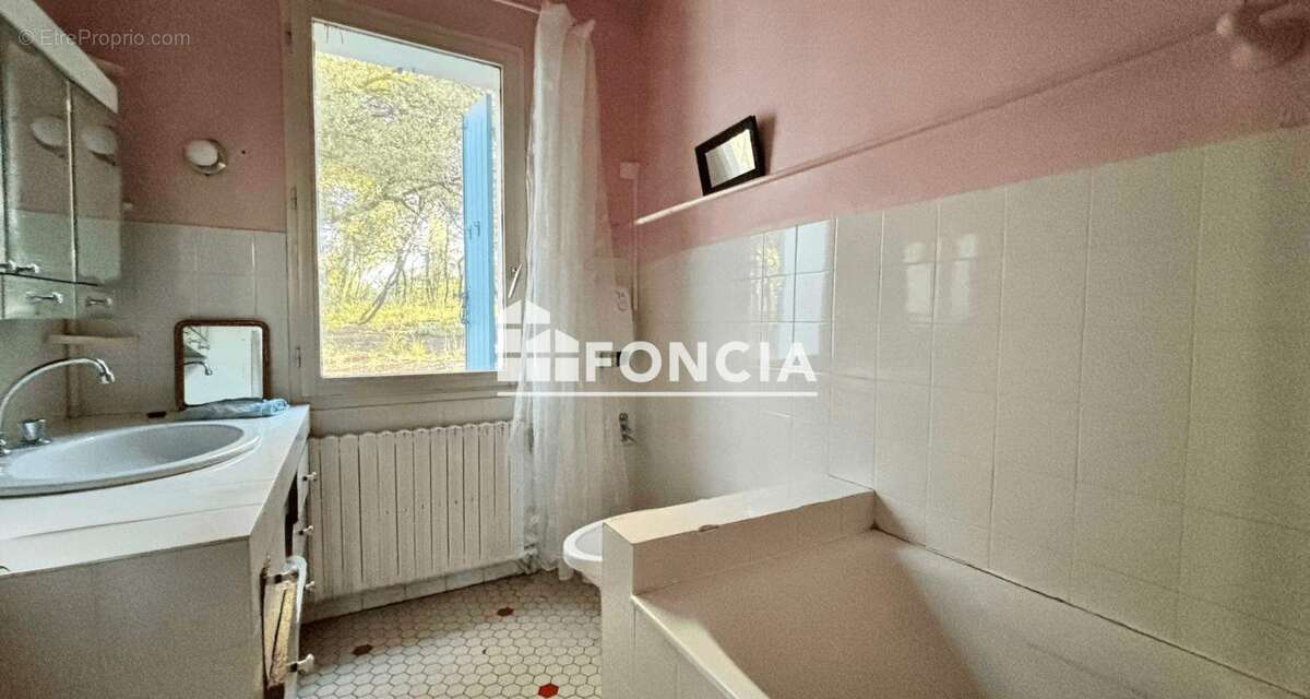 Maison à SALINELLES