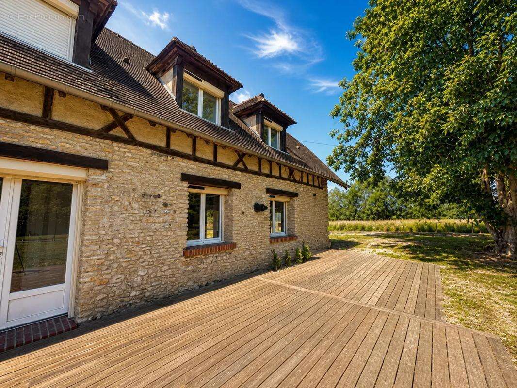 Maison de 5 pièces de 117 m² à Hardencourt-Cocherel - photo 3