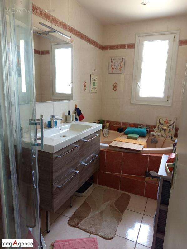 Maison  de Plain-Pied  semi indépendante, 5 pièces, garage - photo 8
