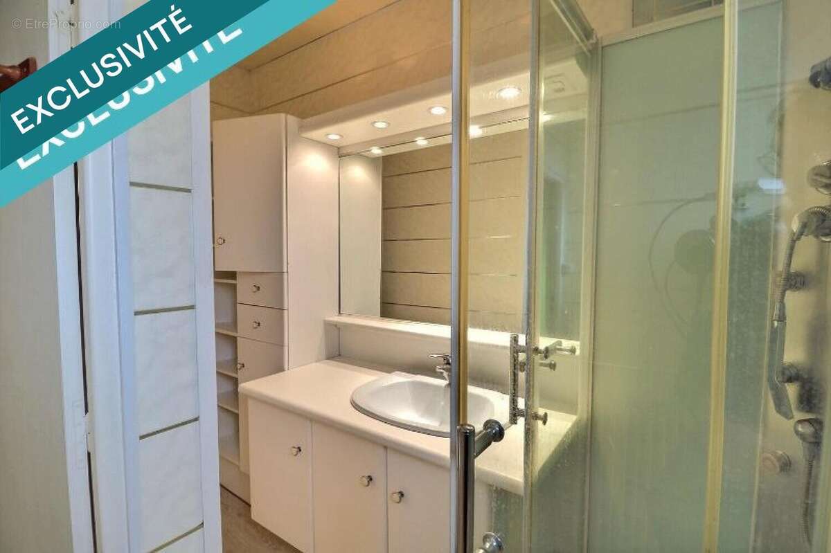 Photo 6 - Commerce à VIESLY