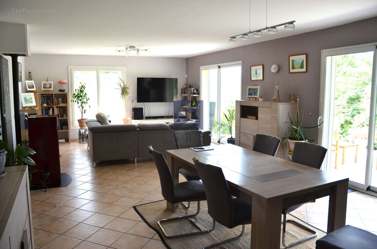 Maison à ISSAMOULENC
