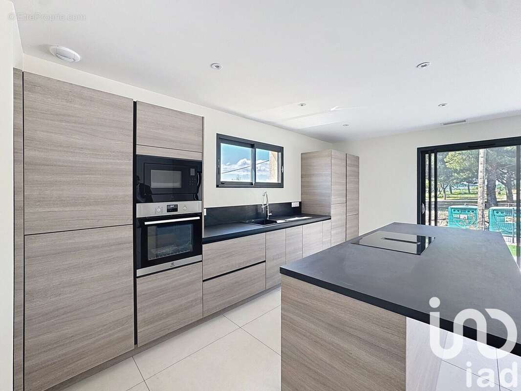 Photo 2 - Maison à SAINT-GENIES-DE-FONTEDIT