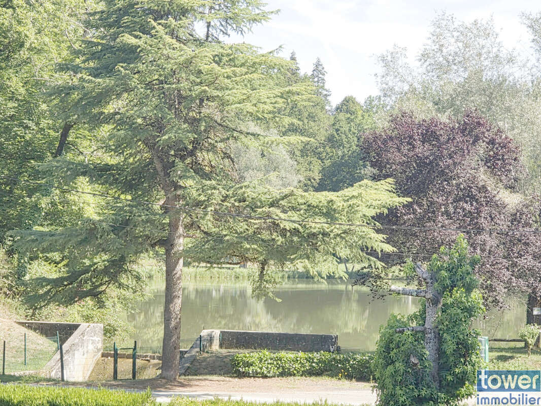 Maison à FRAYSSINET-LE-GELAT