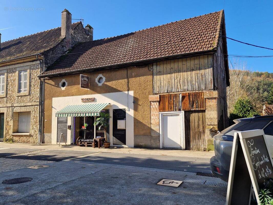 Local commercial façade - Maison à LE BUGUE