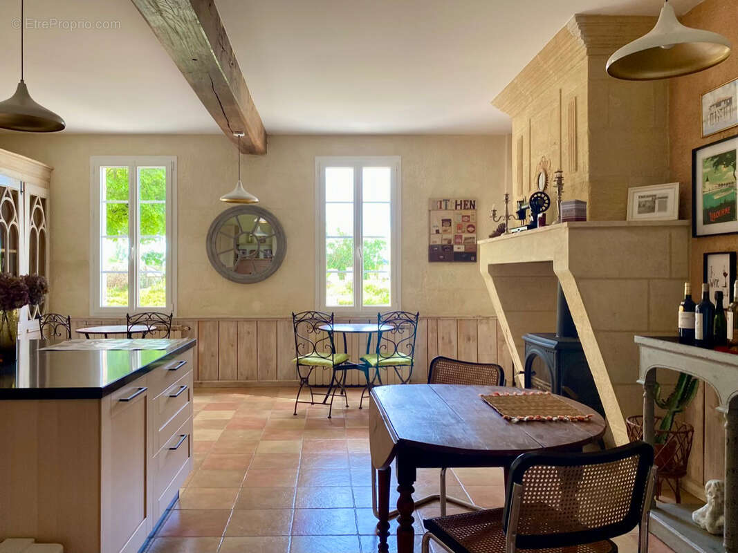 Maison à SAINT-EMILION