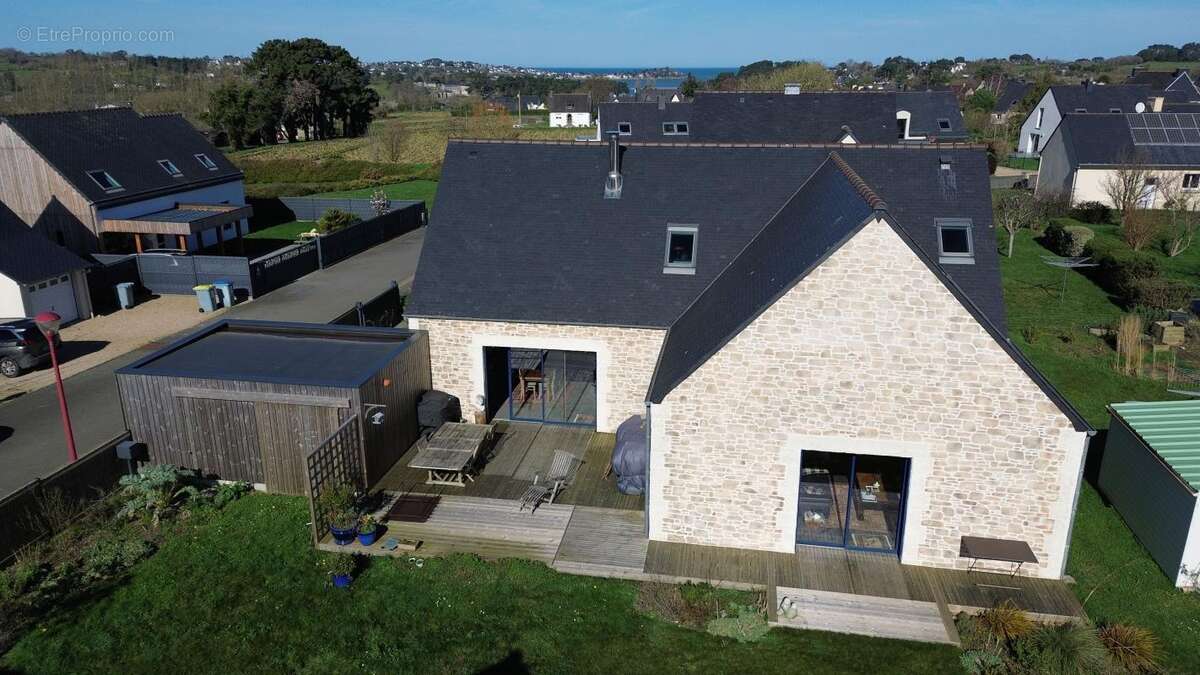 Maison à PLESTIN-LES-GREVES